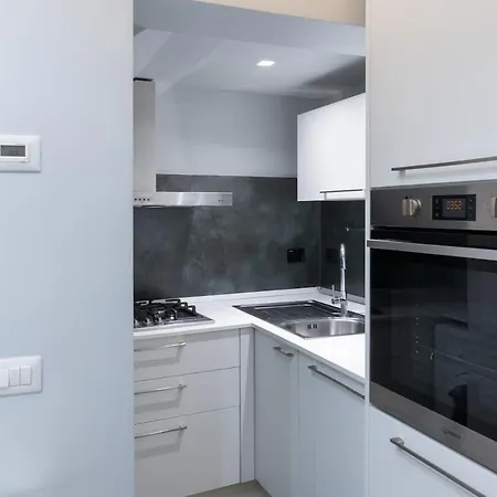 Graziosa - Charming Downtown Flat - Perfect For Couples Apartamento