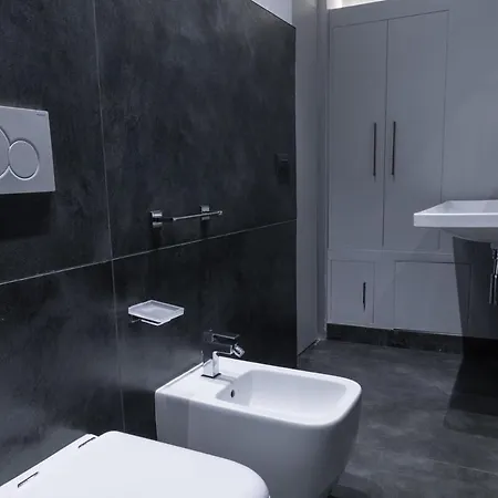 Graziosa - Charming Downtown Flat - Perfect For Couples Apartamento